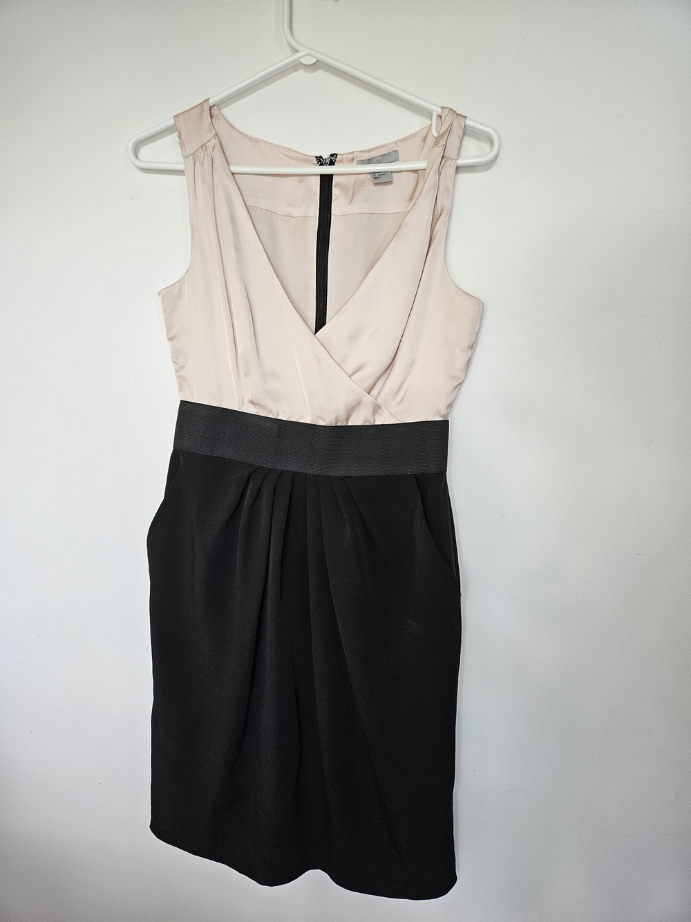 H&M Colorblock Cocktail Dress Size 6 Pink Beige and Black Satin V-Neck Pleated